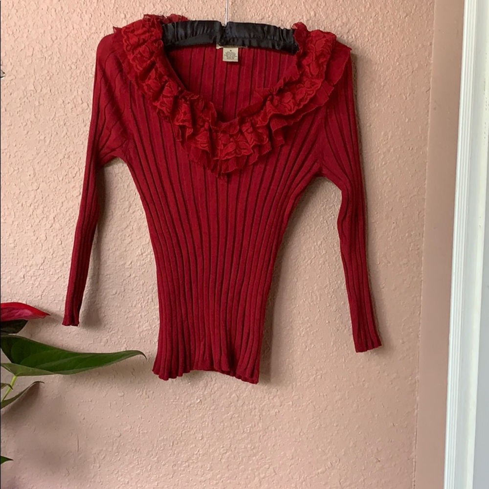 Red ruffles half sleeve top